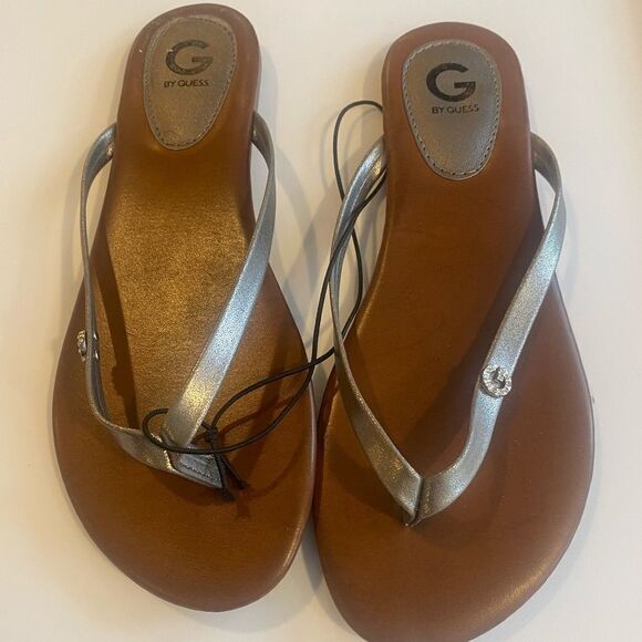NWT GUESS shoes! Cute detail on strap! - Picture 1 of 6